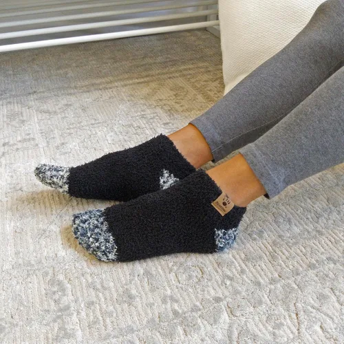 Vista 8 de BEARPAW Paquete de 6 pares de calcetines de descanso acogedores súper suaves y cálidos para mujer, varios colores, estampados en el tobillo