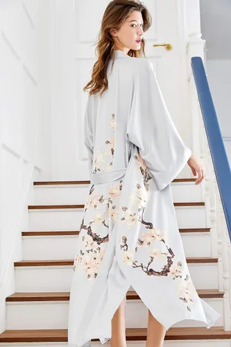 Vista 6 de BABEYOND Kimono bata larga de satén floral para dormir, bata de baño para soltera.