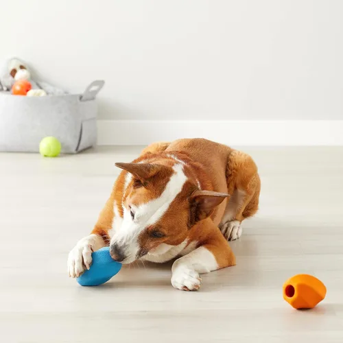 Vista 2 de Amazon Basics Juguete Interactivo para Perros Dispensador de Golosinas de Enriquecimiento para Masticar, Mediano, Multicolor, Paquete de 2