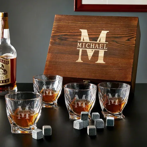 Vista 12 de Vasos de Whisky Personalizados – Juego de vasos de whisky con giro personalizado y grabado y estuche de exhibición con piedras de whisky de Home Wet