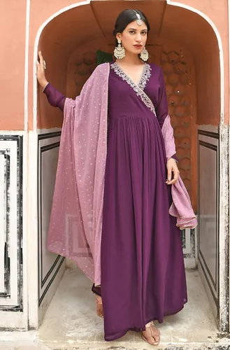 Vista 4 de Janasya Mujeres indias vino Georgette Adornado Kurta con Dupatta