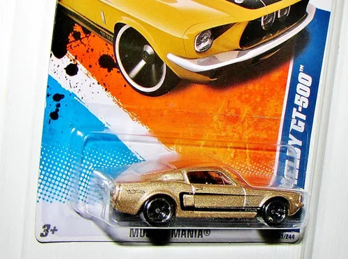 Vista 3 de Hot Wheels 2011 Muscle Mania 1/10 Oro '67 Shelby GT-500 101/244