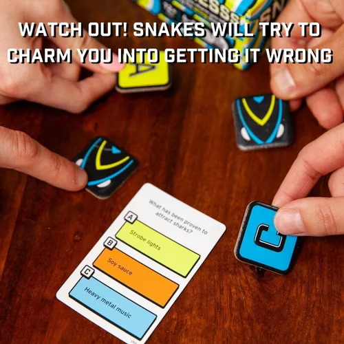 Vista 5 de Snakesss: Un juego de deducción social escurridizo para familias y adultos, perfecto para la noche