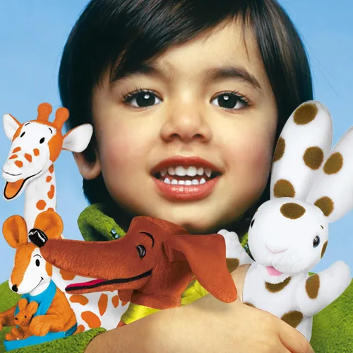 Vista 4 de YOTTOY Classics Collection H.A's Pretzel - Juguete de peluche suave y flexible para perro, 14 pulgadas