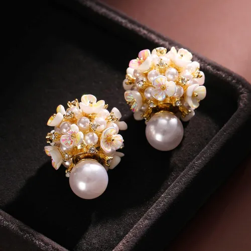 Vista 6 de Aretes de bola de flor de perlas, aretes de bola blanca para mujeres y niñas, Zinc, Perla