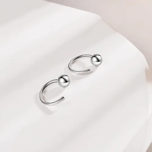 Vista 4 de Aretes de medio aro, aretes de aro pequeños de plata de ley 925 de bola, barra, estrella, luna, corazón, cruz, punto, triángulo, aretes