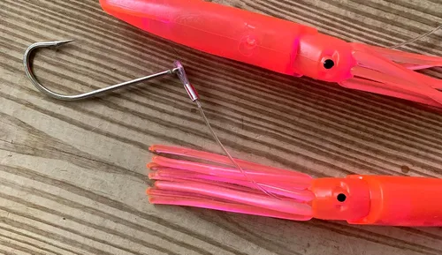 Vista 8 de (7 pulgadas de calamar) Squid Daisy Chain Trolling Señuelo de pesca de agua salada y pesca Teaser Combo con gancho de curricán de acero inoxidable