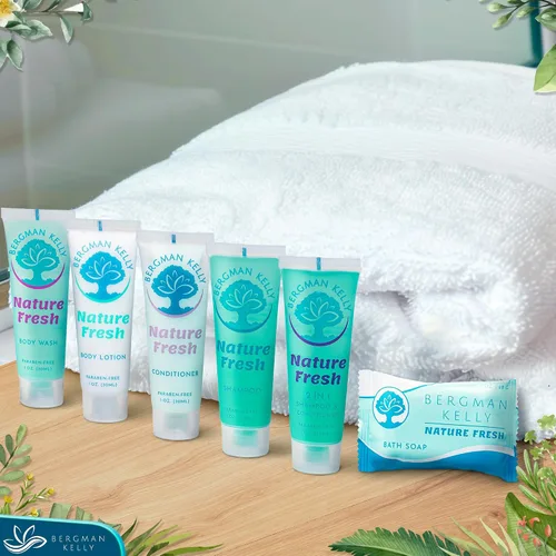 Vista 6 de BERGMAN KELLY Gel de baño de tamaño viaje (1 onza líquida, 100 unidades, Nature Fresh), deleita a tus invitados con un gel de baño refrescante