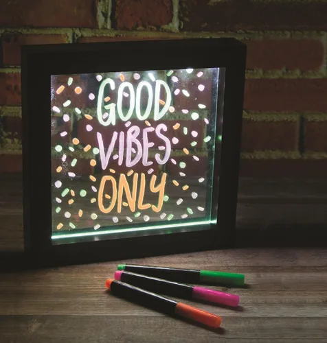 Vista 2 de Fizz Creations for iscream - Luz LED personalizable con marco de 9 pulgadas
