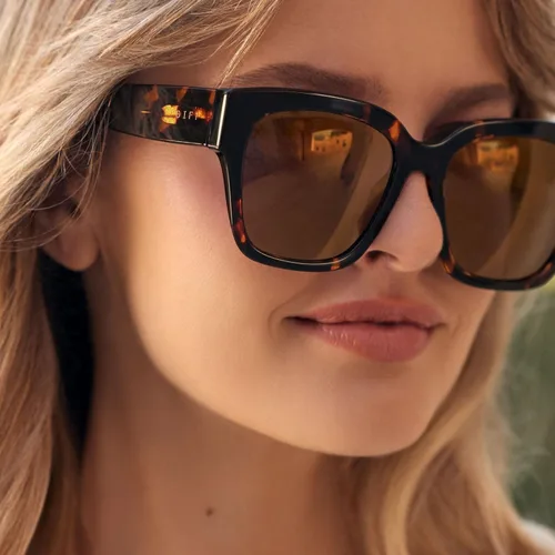 Vista 5 de DIFF Bella II - Gafas de sol cuadradas de gran tamaño para mujer, protección UV400, marco negro de moda