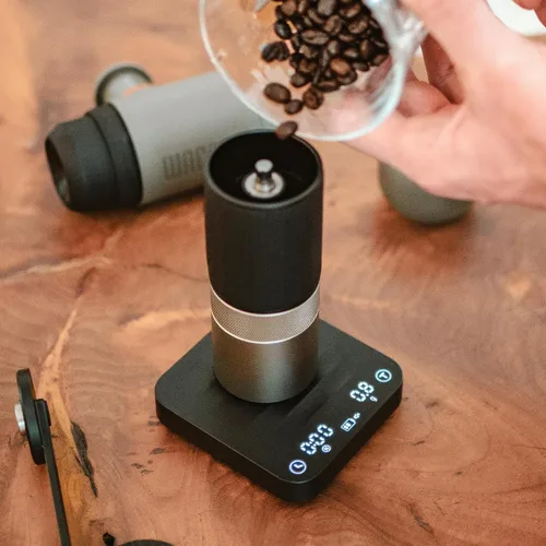 Vista 3 de WACACO Exagram Pro Báscula de Café con Temporizador, Báscula Inteligente de Espresso con Caja de Transporte, Báscula Digital Mini Recargable