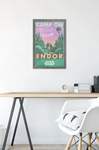 Vista 6 de Trends International Star Wars: Endor - Póster de pared de Camp On Endor, 22.4 pulgadas de largo x 14.7 pulgadas, versión enmarcada en madera