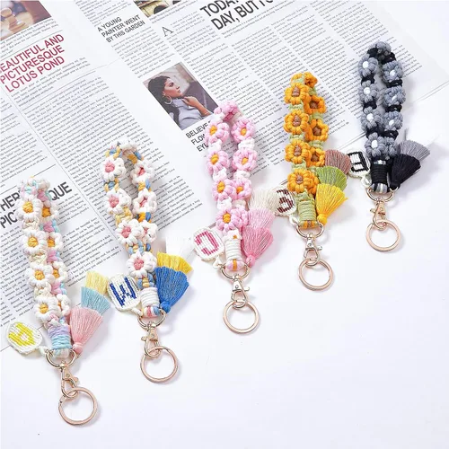 Vista 4 de Bisanzoya Beaded Keychain with Tassel, Silicone Key Ring Bracelet, Cute Boho Car Key Chain Wristlet for Women