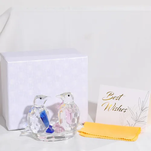 Vista 5 de Qianwei Regalos de pingüinos para mujeres y hombres, figuras de pingüinos de cristal de animales de cristal, pisapapeles, decoración del hogar