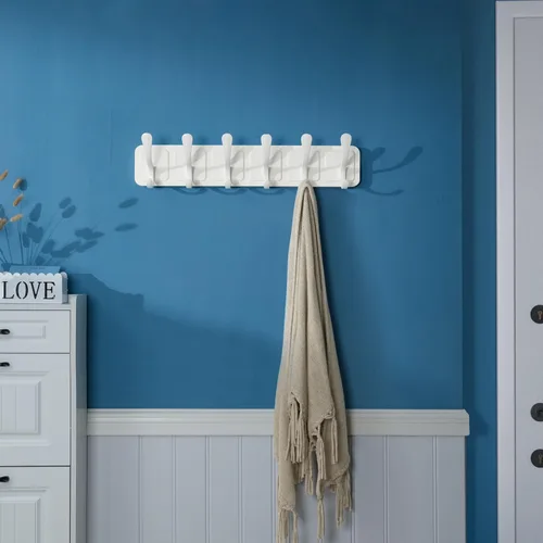 Vista 5 de SKOLOO Perchero de pared estilo escandinavo con 6 ganchos tallados en bloque de madera, colgador de pared para abrigos, sombreros, ropa, bufandas
