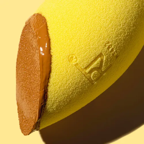 Vista 8 de Real Techniques Miracle Concealer Sponge, esponja de mezcla de maquillaje para corrector líquido y crema, forma alargada para una aplicación precisa