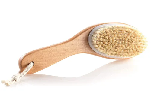 Vista 6 de Kingsley Cepillo de cerdas naturales para cuerpo con forma ergonómica, mango de madera, Paquete de 1