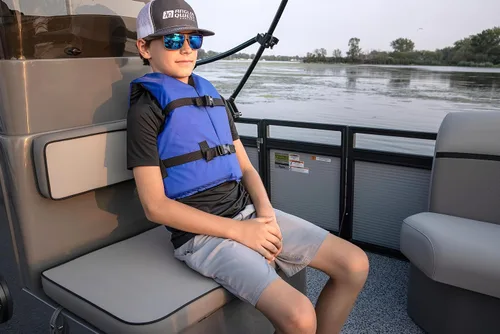 Vista 2 de Onyx Youth Life Jacket – Coast Guard Approved, General Purpose Boating Vest for Kids, Safety Flotation Device