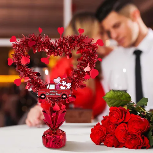 Vista 4 de Hotop 3 piezas de decoración de mesa con diseño de corazón para el día de San Valentín con tarjetas, coronas troqueladas rojas metálicas, centros