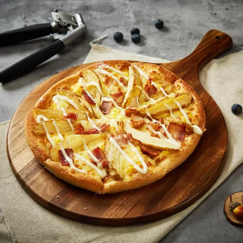 Vista 3 de Tabla de cortar redonda de madera de acacia con asa - Tabla de charcutería de madera, tabla de cortar y servir versátil para pizza, pan, queso