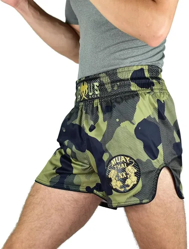 Vista 2 de Muay Thai - Pantalones cortos de boxeo tailandés verde, pantalones cortos militares de artes marciales para hombres y mujeres, artes marciales