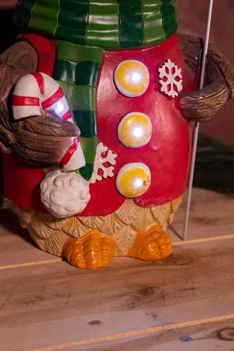 Vista 2 de Alpine Corporation Búho de Navidad con estatua de casa de pájaro - Tm