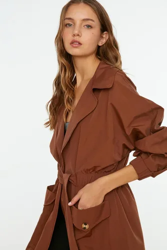 Vista 2 de Trendyol Gabardina tejida de gran tamaño con doble botonadura para mujer, Marrón