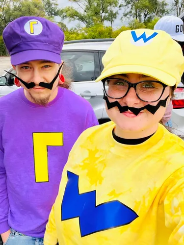 Vista 3 de ratote Disfraz de Wari y Waluig para adultos, mujeres y hombres, juego completo de accesorios de Halloween y cosplay con sombrero, bigote, guantes
