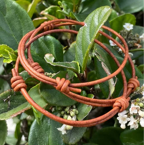 Vista 19 de Pulsera de cuero genuino para hombre de 0.059 in – Brazalete ajustable hecho a mano, pulsera de cuero minimalista para hombre, accesorios simples