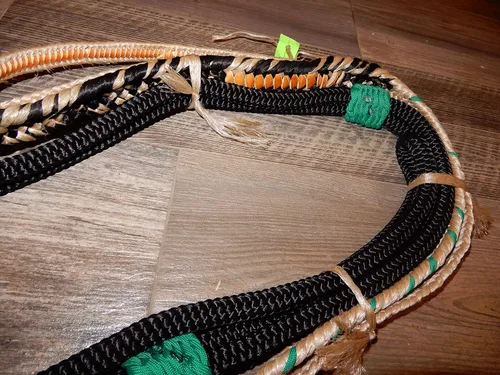 Vista 5 de Alligator EPT - Cuerda de toro de nailon negro sobre bronceado Poly Pro 9/7 mano izquierda suave 3/4 x 3/4 toros Rodeo 16