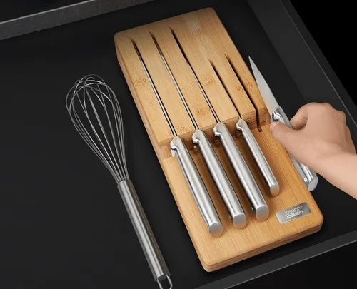 Vista 4 de Joseph Joseph Elevate Kitchen Knives - Juego de cuchillos de acero inoxidable japonés de 5 piezas, en cajón, bandeja organizadora de bloque de bambú