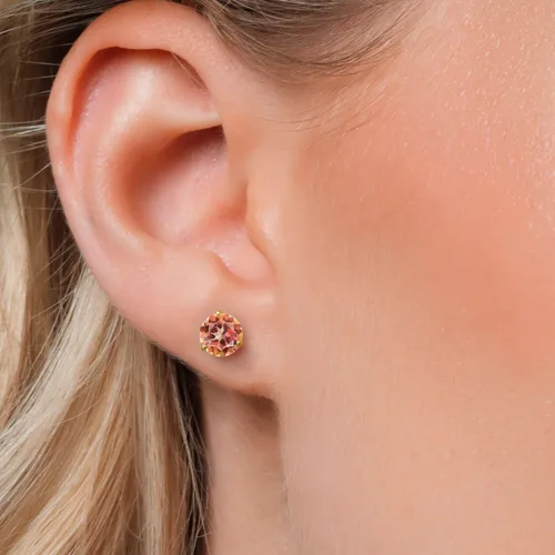 Vista 138 de Gem Stone King Aretes de Martini de oro amarillo de 14 quilates Aretes de tuerca de 3 puntas para mujeres y hombres Redondos de 0.236 pulgadas