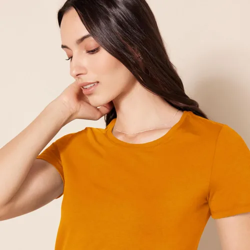 Vista 387 de Amazon Essentials Women's Regular-Fit Short-Sleeve Crewneck T-Shirt