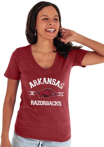 Vista 26 de Blue 84 NCAA Camiseta de mujer de tres combinaciones con mascota