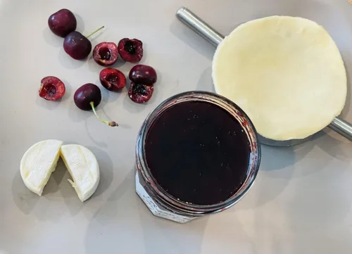 Vista 6 de Küchenprofi Máquina para hacer ravioles, Pierogi y albóndigas, prensa de pasta y pastelería de acero inoxidable 18/8, perfecta para moldear y sellar