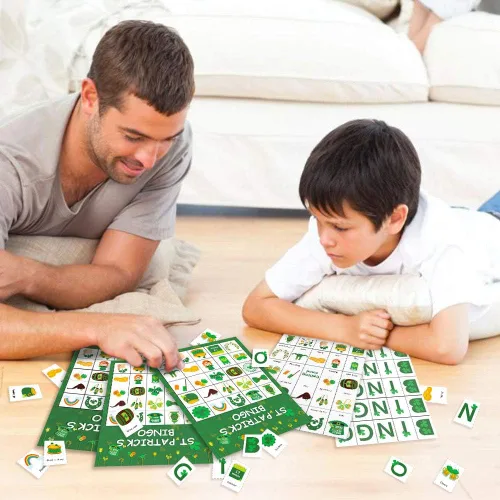 Vista 6 de Omgouue Juego de bingo irlandés de trébol del día de San Patricio, suministros de fiesta verde para 24 jugadores