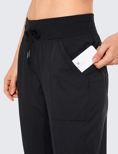 Vista 4 de CRZ YOGA Pantalones casuales de 78 para mujer de 27 pulgadas, ligeros, para entrenamiento, al aire libre, pista atlética, viajes, descanso