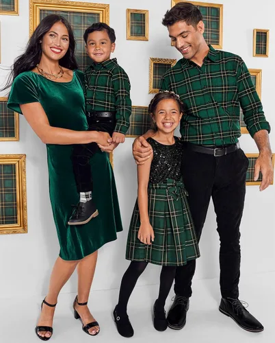 Vista 3 de The Children's Place Camisa de manga larga con botones para hombre, color verde pino-papá, talla S, Pino Verde - Papá