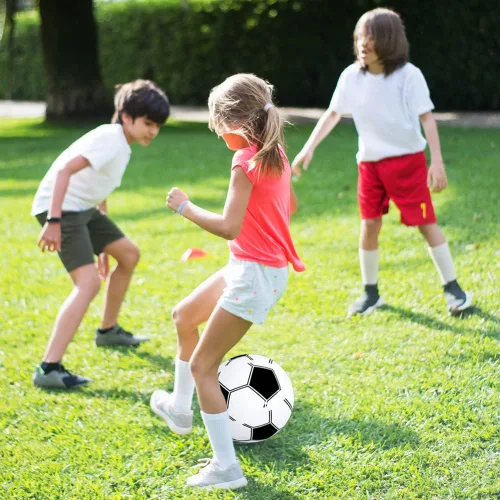 Vista 3 de Pelotas de playa de fútbol para niños: paquete de 12 pelotas inflables de playa a granel para piscina hawaiana tropical – 16 pulgadas temática