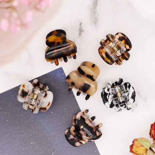 Vista 5 de Cobahom Pinzas de pelo acrílicas de concha de tortuga y leopardo para mujeres y niñas, 12 mini garras y pasadores para cabello fino o grueso