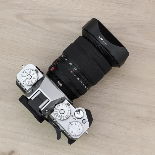Vista 2 de Haoge LH-X18N Bayoneta Square Metal Lens Hood para Fujifilm Fuji XF 0.630-3.150 in F4 R OIS WR, Fujinon XF16-55mmF2.8 R LM WR II Pantalla de lente