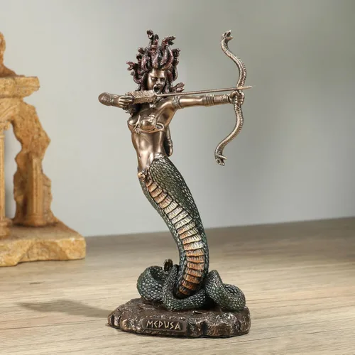 Vista 5 de Veronese Design 6 1/8 pulgadas Furioso Medusa Shooting Flecha Resina Escultura Bronce Final