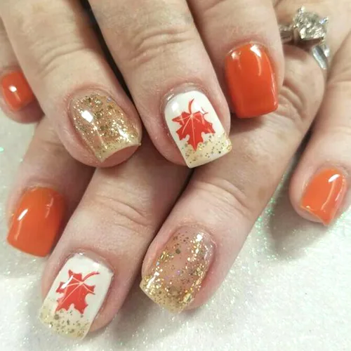 Vista 18 de 24 uñas postizas a presión de hoja de arce, uñas de almendra de longitud media, uñas postizas retro con hojas de otoño con diseño de Acción de Uñas