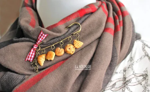 Vista 7 de Croissant Bread Dangle Earrings For Women Teens Girls French Paris Handmade GiftsLa Nostalgie Jewelry