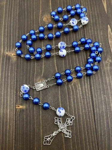 Vista 2 de Nazareth Store Pearl Beads Rosary White Flowers Beaded Necklace Lourdes Medal & Cross Crucifix