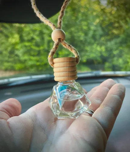Vista 5 de Difusor de fragancia colgante para coche hecho a mano (Manzana y Canela) Ambientador de larga duración para el coche Lindo accesorio recargable