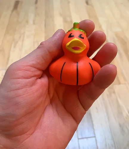 Vista 4 de Funiverse Paquete de 24 patos de goma para Jeep de Halloween, surtido – Perfecto para truco o trato o bolsa de regalos para fiestas