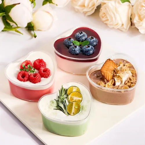 Vista 6 de TOFLEN Vasos de postre en forma de corazón de 5 onzas con tapas y cucharas, 300 unidades, sirve 100 unidades, mini vasos de plástico para postres