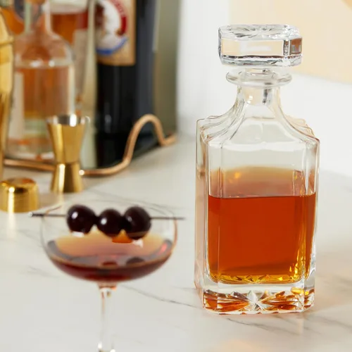 Vista 7 de True Clarity - Decantador de whisky con tapón, decantador de licor de vidrio para bourbon, escocés, vodka, licores, artículos esenciales de la cueva