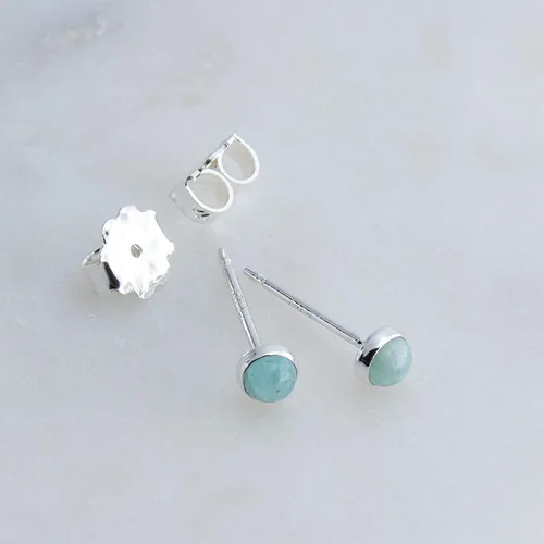 Vista 56 de Aretes pequeños de plata de ley para cartílago, tragus, hélix, múltiples piercings hipoalergénicos, piedra natal para mujer, juego de bisel